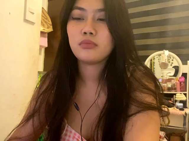LesliDine live cam on BongaCams