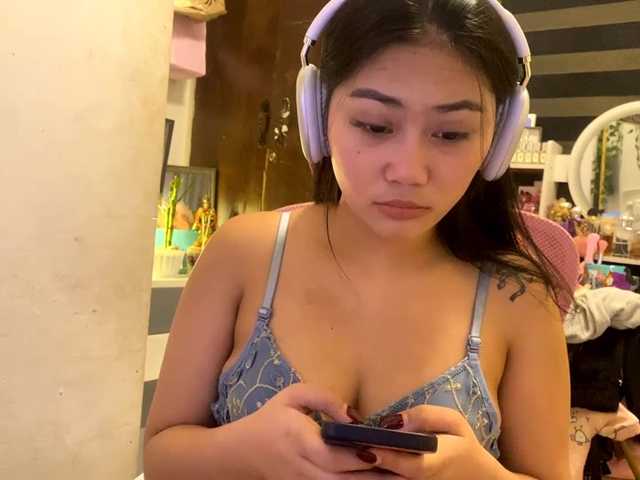 LesliDine live cam on BongaCams
