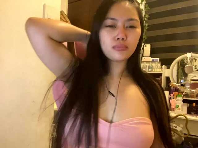 LesliDine live cam on BongaCams