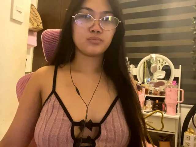 LesliDine live cam on BongaCams
