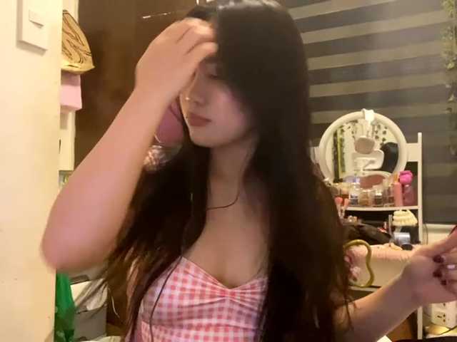 LesliDine live cam on BongaCams