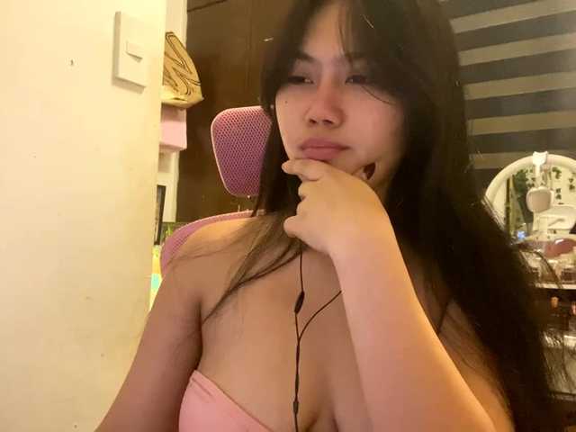 LesliDine live cam on BongaCams