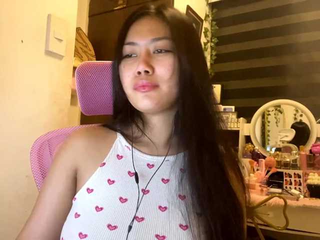 LesliDine live cam on BongaCams