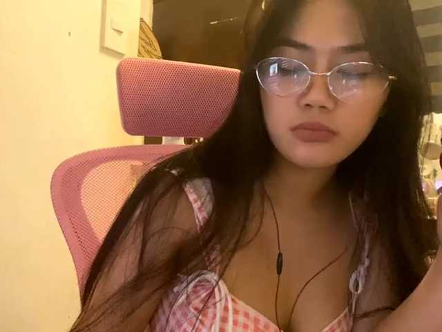 LesliDine live cam on BongaCams