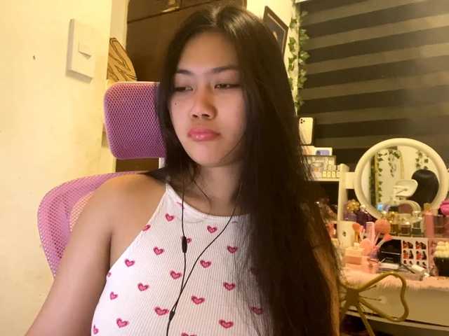 LesliDine live cam on BongaCams