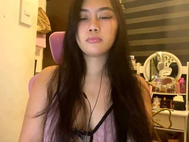 LesliDine live cam on BongaCams