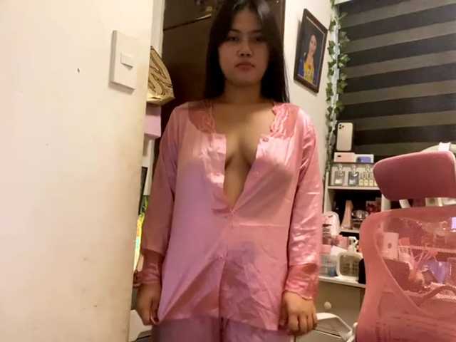 LesliDine live cam on BongaCams