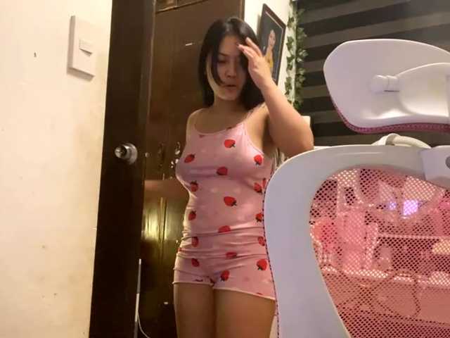 LesliDine live cam on BongaCams