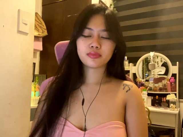LesliDine live cam on BongaCams