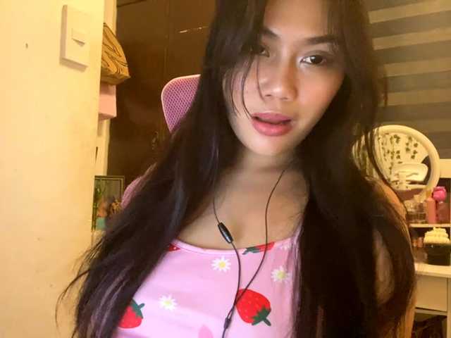 LesliDine live cam on BongaCams