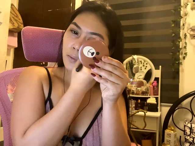 LesliDine live cam on BongaCams