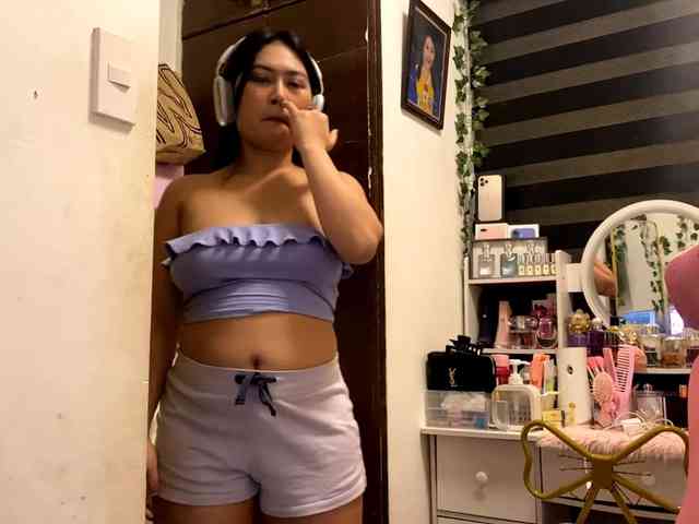 LesliDine Live Webcam on BongaCams