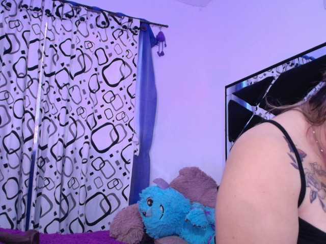 Karlarodriguez1 live cam on BongaCams