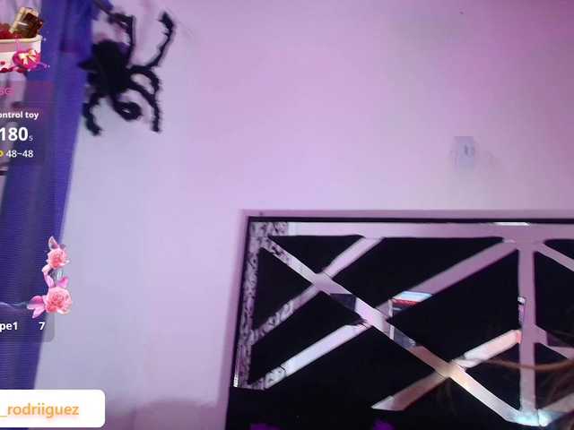 Karlarodriguez1's BongaCams show and profile