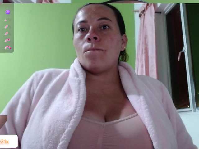 honey21 live cam on BongaCams