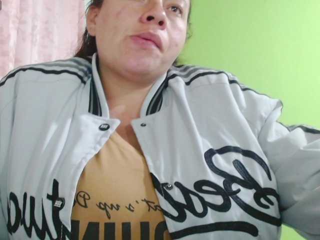 honey21 live cam on BongaCams