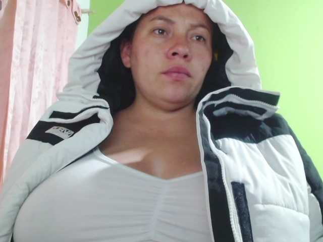 honey21 live cam on BongaCams
