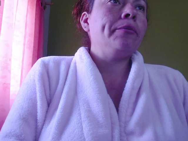 honey21's BongaCams show and profile