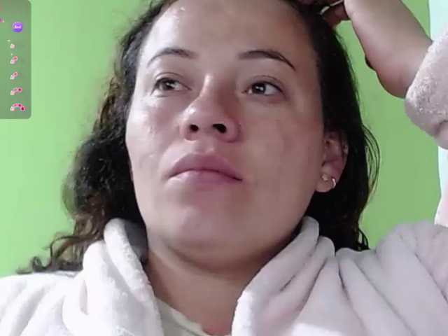 honey21 live cam on BongaCams