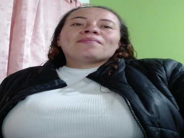honey21 live cam on BongaCams