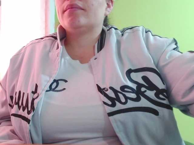 honey21 live cam on BongaCams