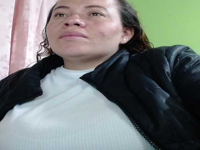 honey21 live cam on BongaCams