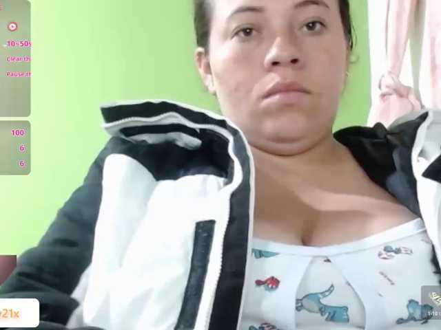 honey21 live cam on BongaCams
