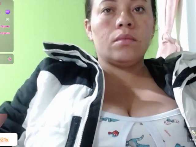 honey21 live cam on BongaCams