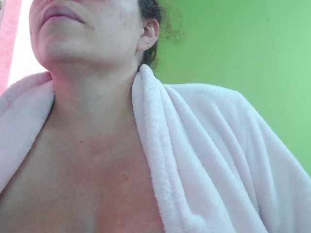 honey21's BongaCams show and profile