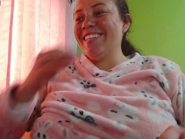 honey21's BongaCams show and profile