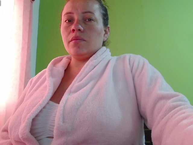 honey21 live cam on BongaCams