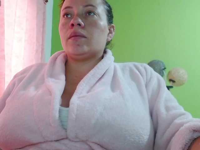 honey21 live cam on BongaCams