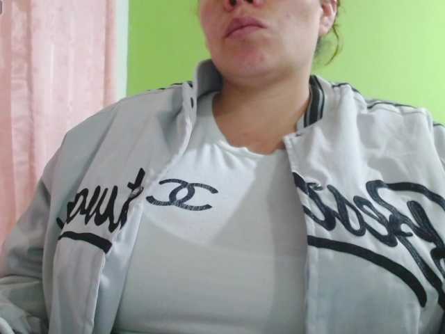honey21 live cam on BongaCams