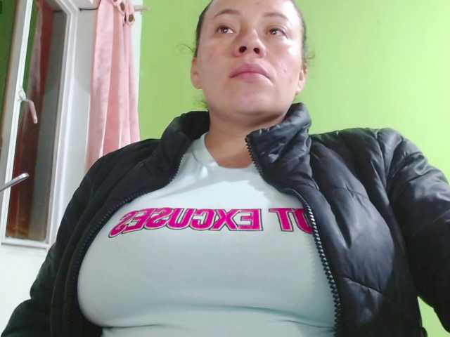 honey21 live cam on BongaCams
