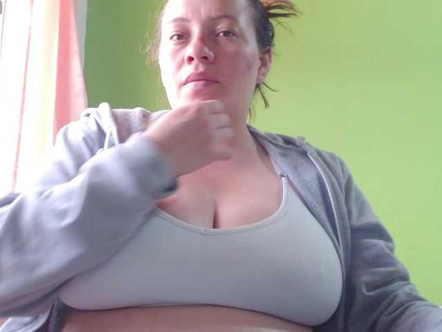 honey21 live cam on BongaCams