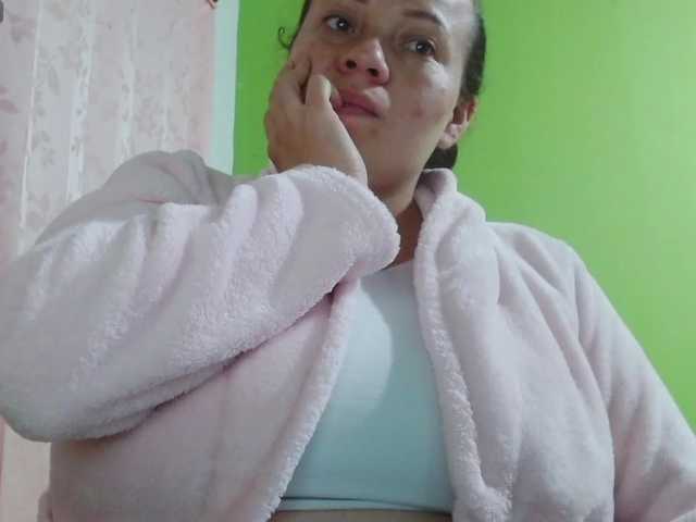 honey21 live cam on BongaCams