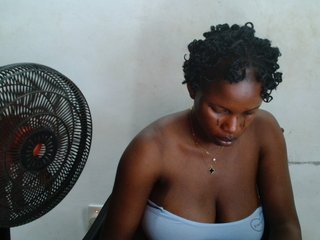 Sweetncreamy's Live Webcam