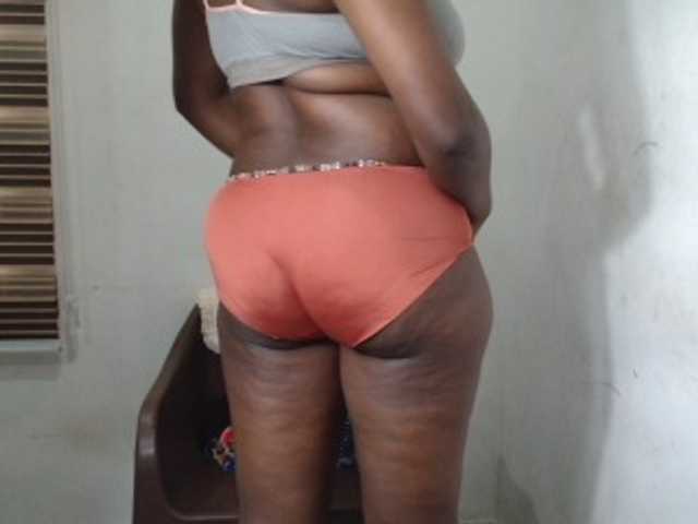 Sweetncreamy live cam on BongaCams