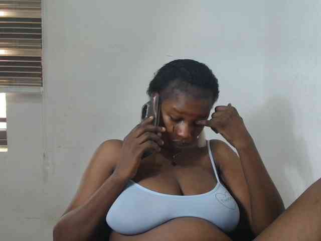 Sweetncreamy webcam
