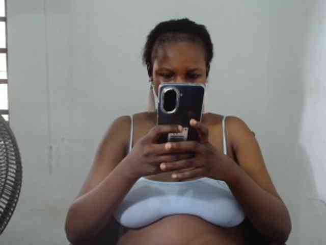 Sweetncreamy webcam