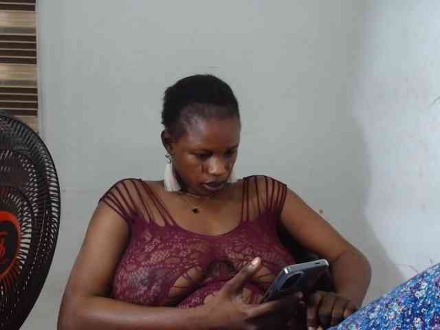 Sweetncreamy webcam