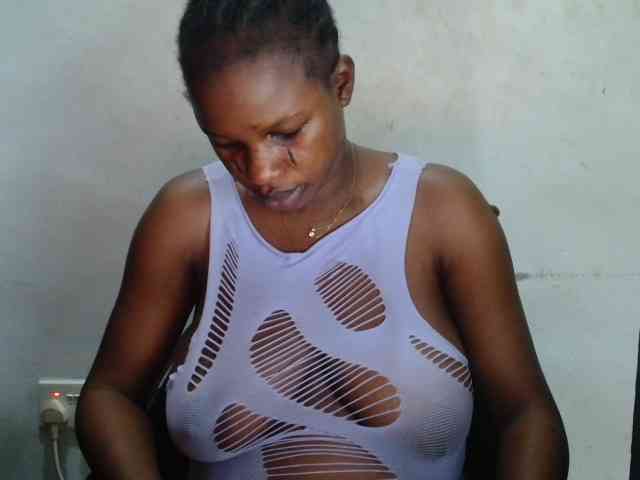 Sweetncreamy Live Webcam on BongaCams