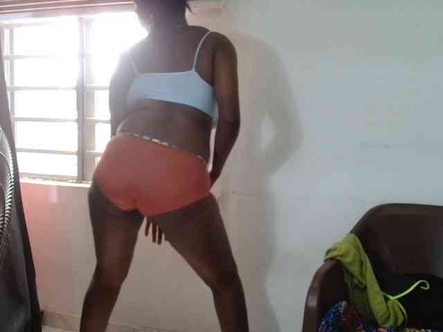 Sweetncreamy webcam