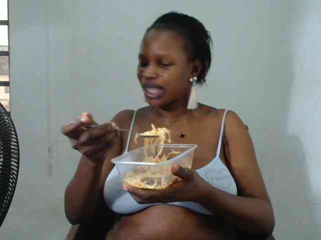 Sweetncreamy webcam