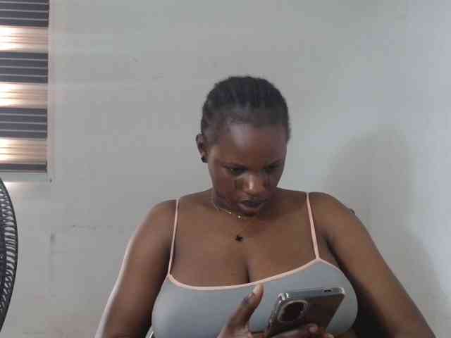Sweetncreamy webcam