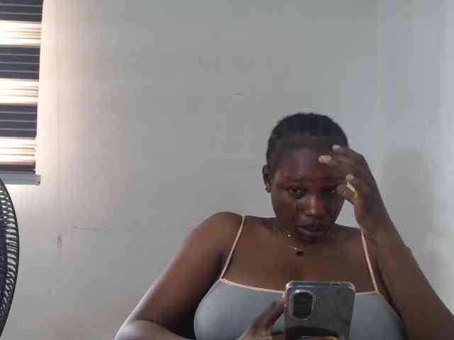 Sweetncreamy webcam
