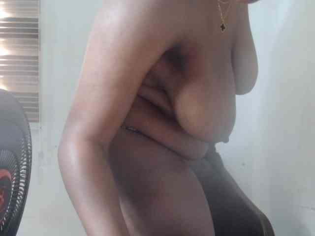 Sweetncreamy webcam