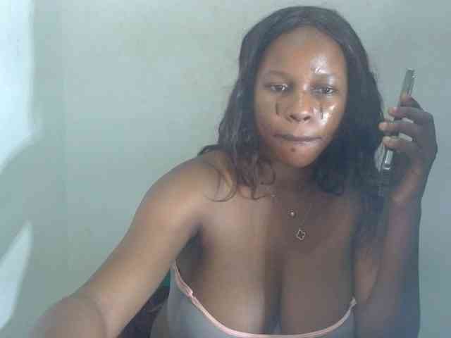 Sweetncreamy webcam