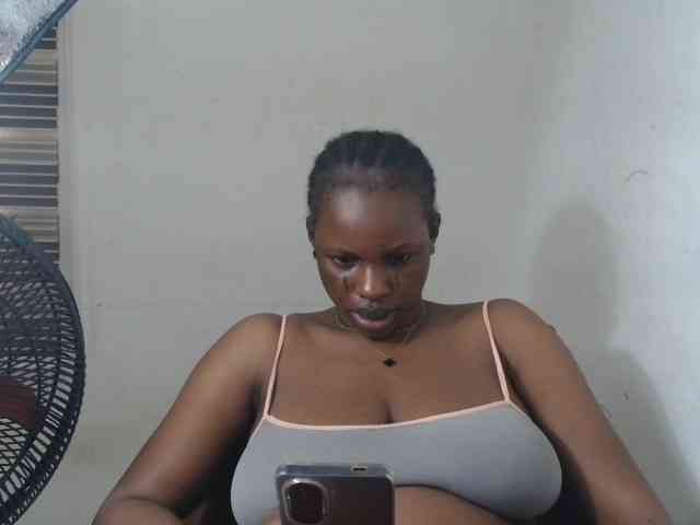 Sweetncreamy webcam