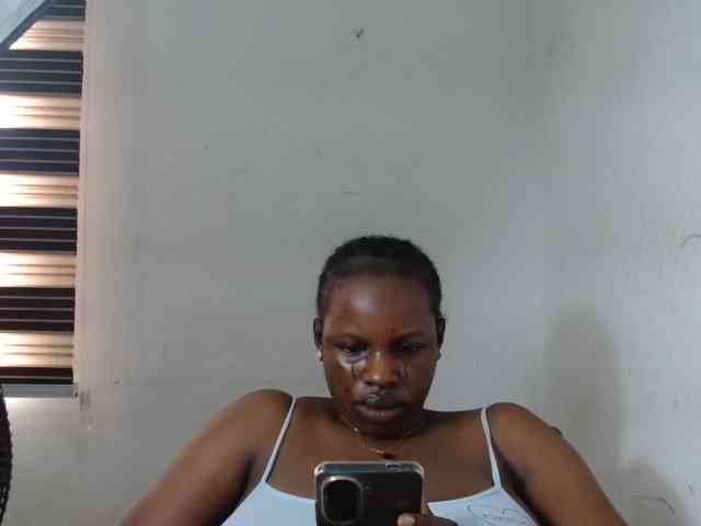 Sweetncreamy webcam